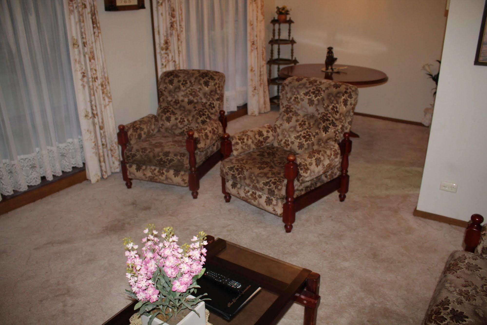 Motel Lone Pine 3*